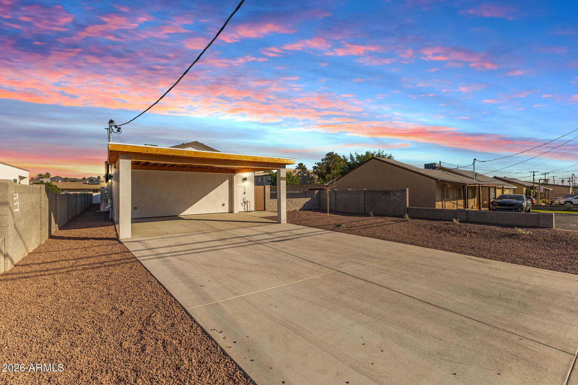 9425 North 9th Avenue Phoenix, AZ 85021 - Photo 28 of 29 Exterior - Driveway