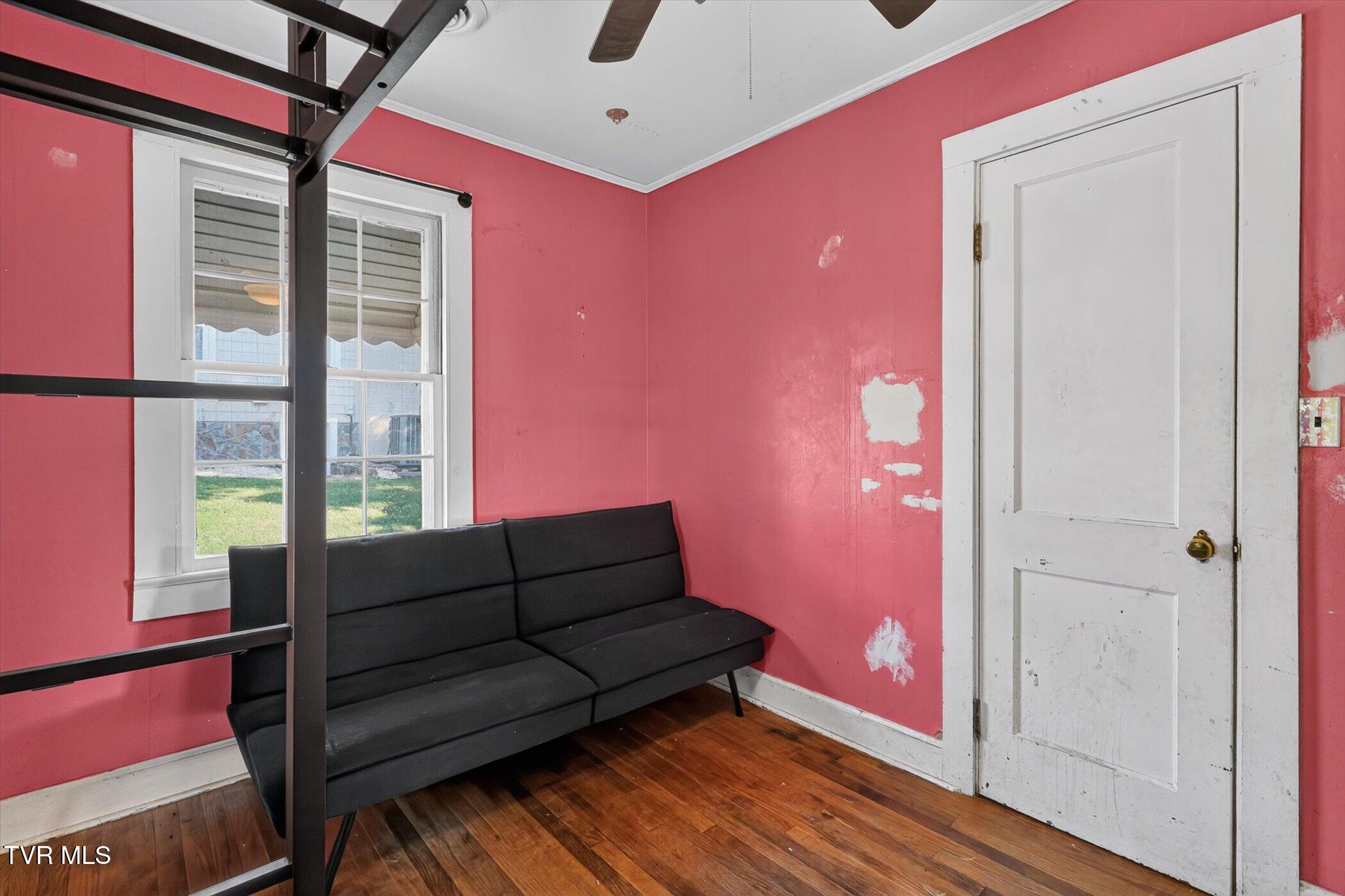 113 Ell Street Greeneville, TN 37743 - Photo 22 of 35 20-113-Ell-St-WindowStill-Photography