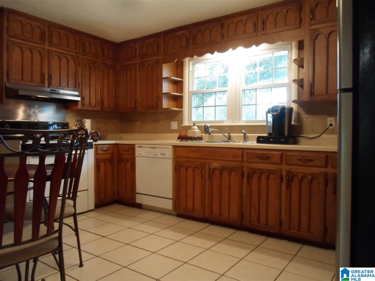 423 Hutto Hill Road Anniston, AL 36201 - Photo 6 of 38