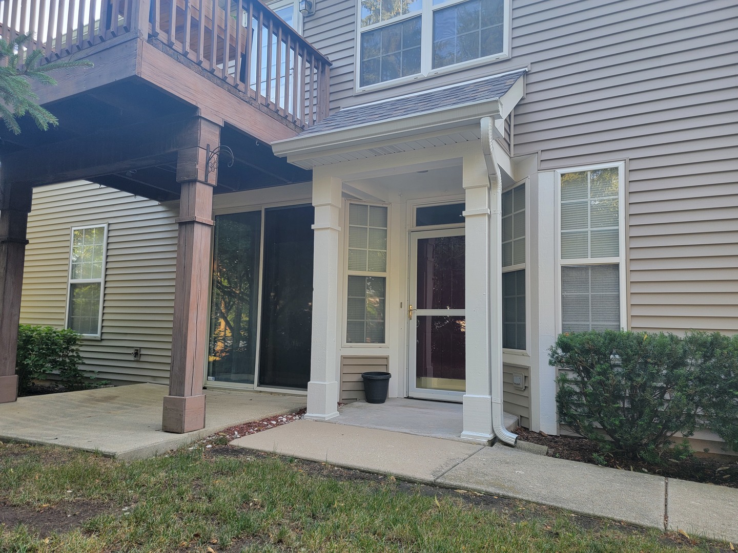 1343 Providence Circle Elgin, IL 60120 - Photo 1 of 5