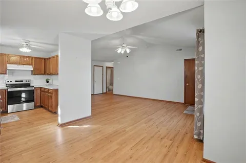 $280,000 | 350 North Cottonwood Street, Gardner, KS 66030