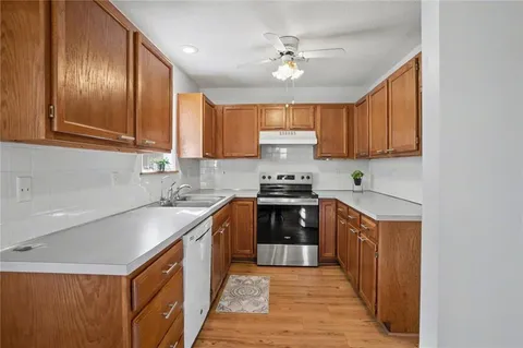 $280,000 | 350 North Cottonwood Street, Gardner, KS 66030