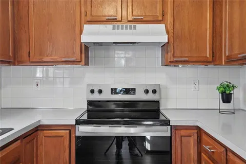 $280,000 | 350 North Cottonwood Street, Gardner, KS 66030