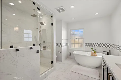 $1,999,000 | 3930 Myrtle Avenue, Long Beach, CA 90807