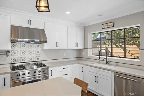 $1,999,000 | 3930 Myrtle Avenue, Long Beach, CA 90807