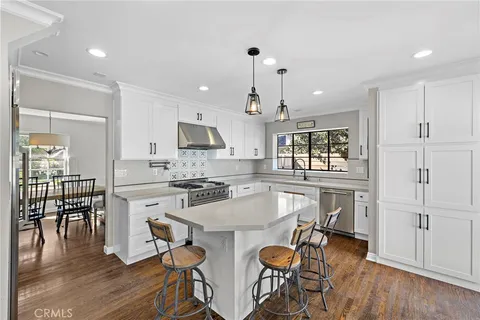 $1,999,000 | 3930 Myrtle Avenue, Long Beach, CA 90807