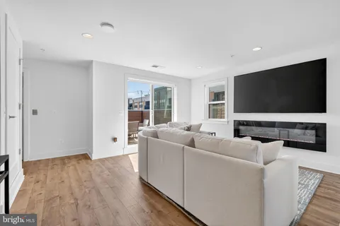 $1,249,000 | 3301 Woodland Phlox Street, Rockville, MD 20852