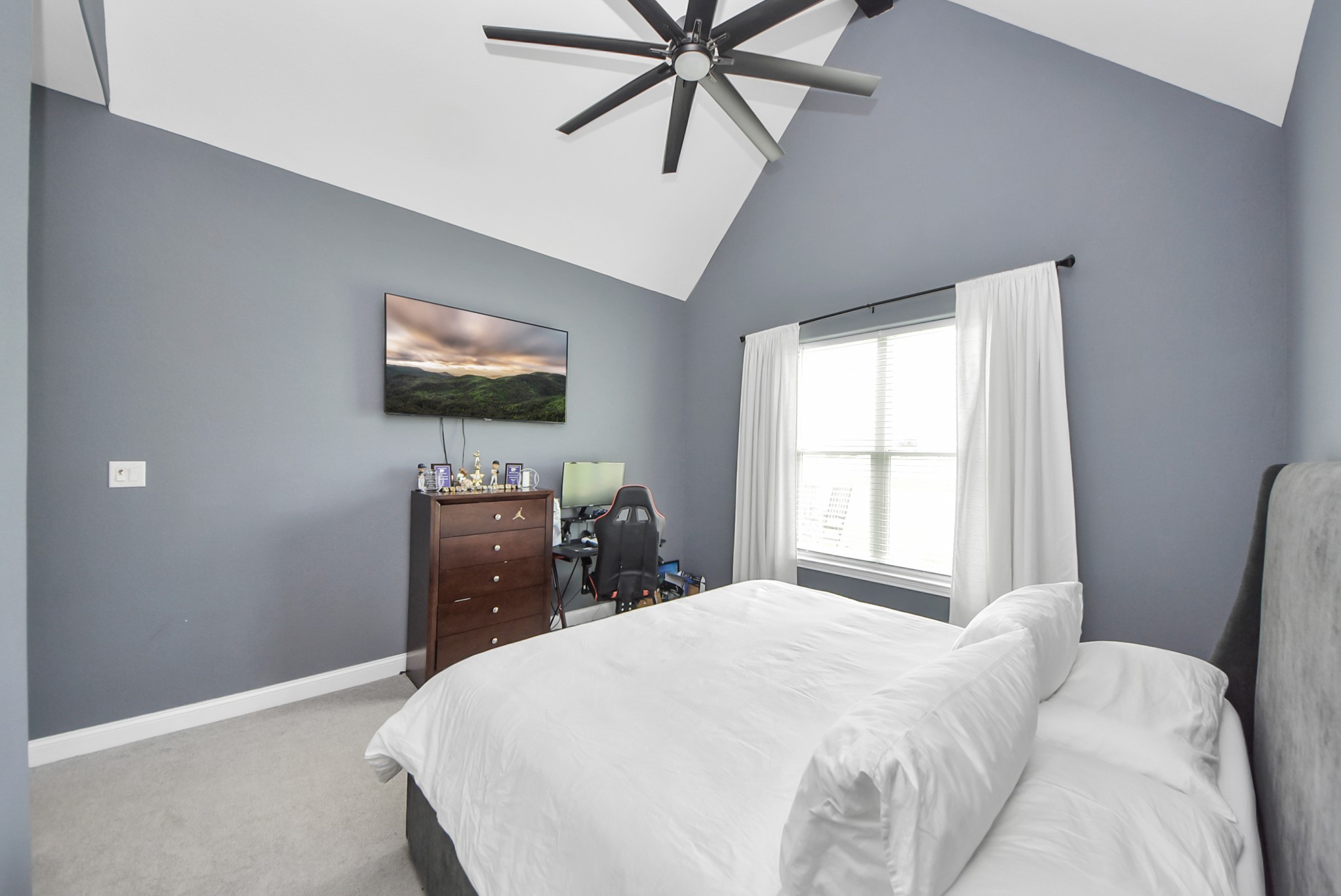 16626 Hamill Drive Rosharon, TX 77583 - Photo 25 of 42 BEDROOM 2 W/ VAULTED CEILING