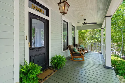 $995,000 | 2910 Houston Avenue, Houston, TX 77009