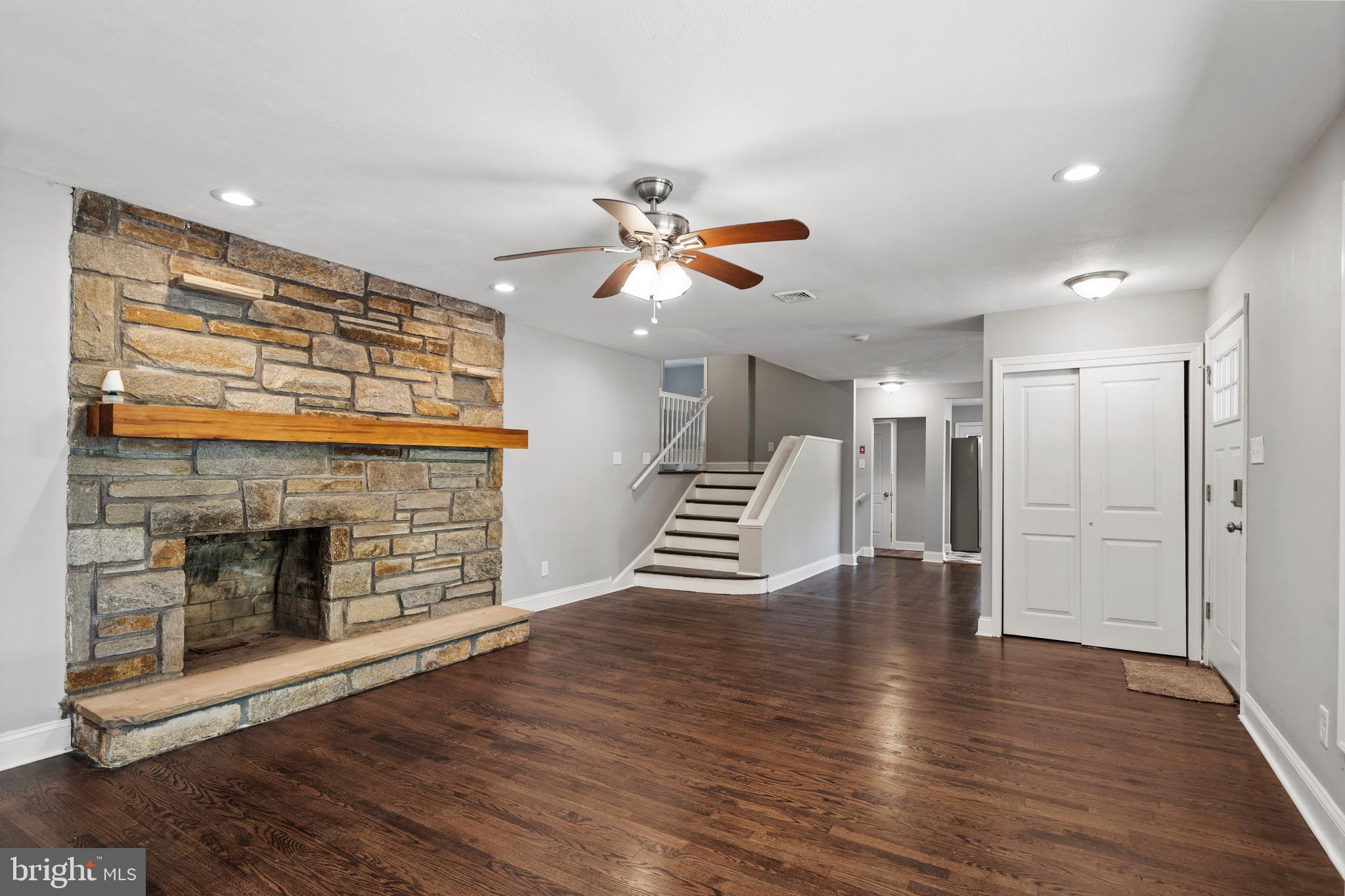 1306 Providence Road Secane, PA 19018 - Photo 4 of 23