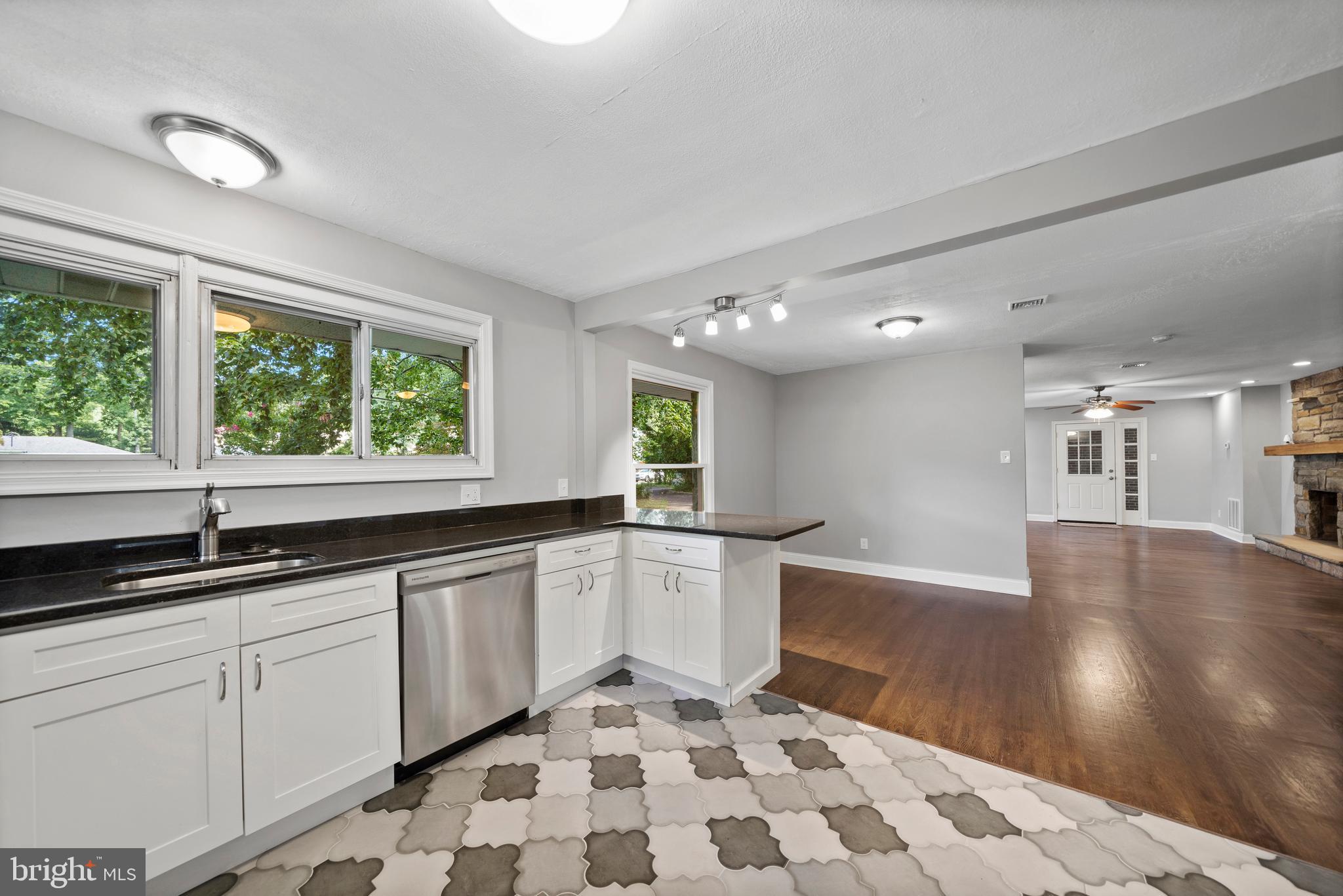 1306 Providence Road Secane, PA 19018 - Photo 8 of 23
