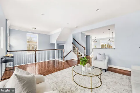 $795,000 | 6262 Summit Point Court, Alexandria, VA 22310