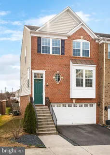 $795,000 | 6262 Summit Point Court, Alexandria, VA 22310