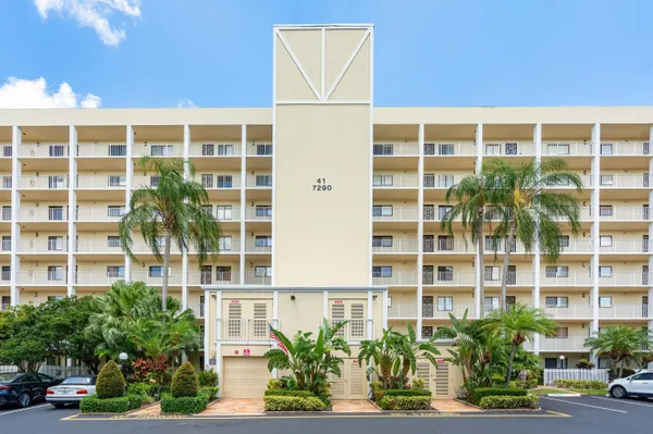 $3,900 | 7290 Kinghurst Drive, Unit 607, Delray Beach, FL 33446