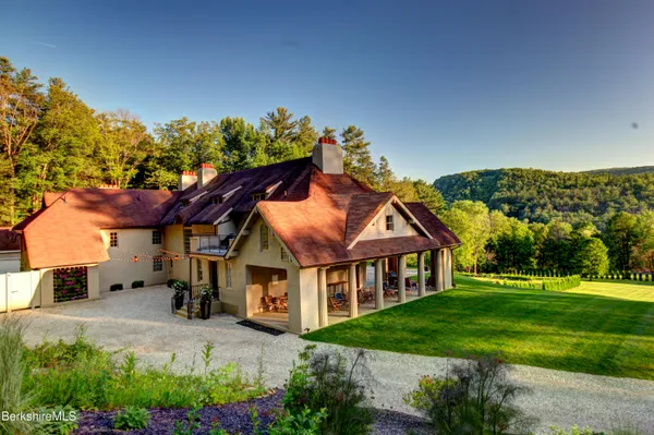 $4,300,000 | 8 Webster Road, Tyringham, MA 01264