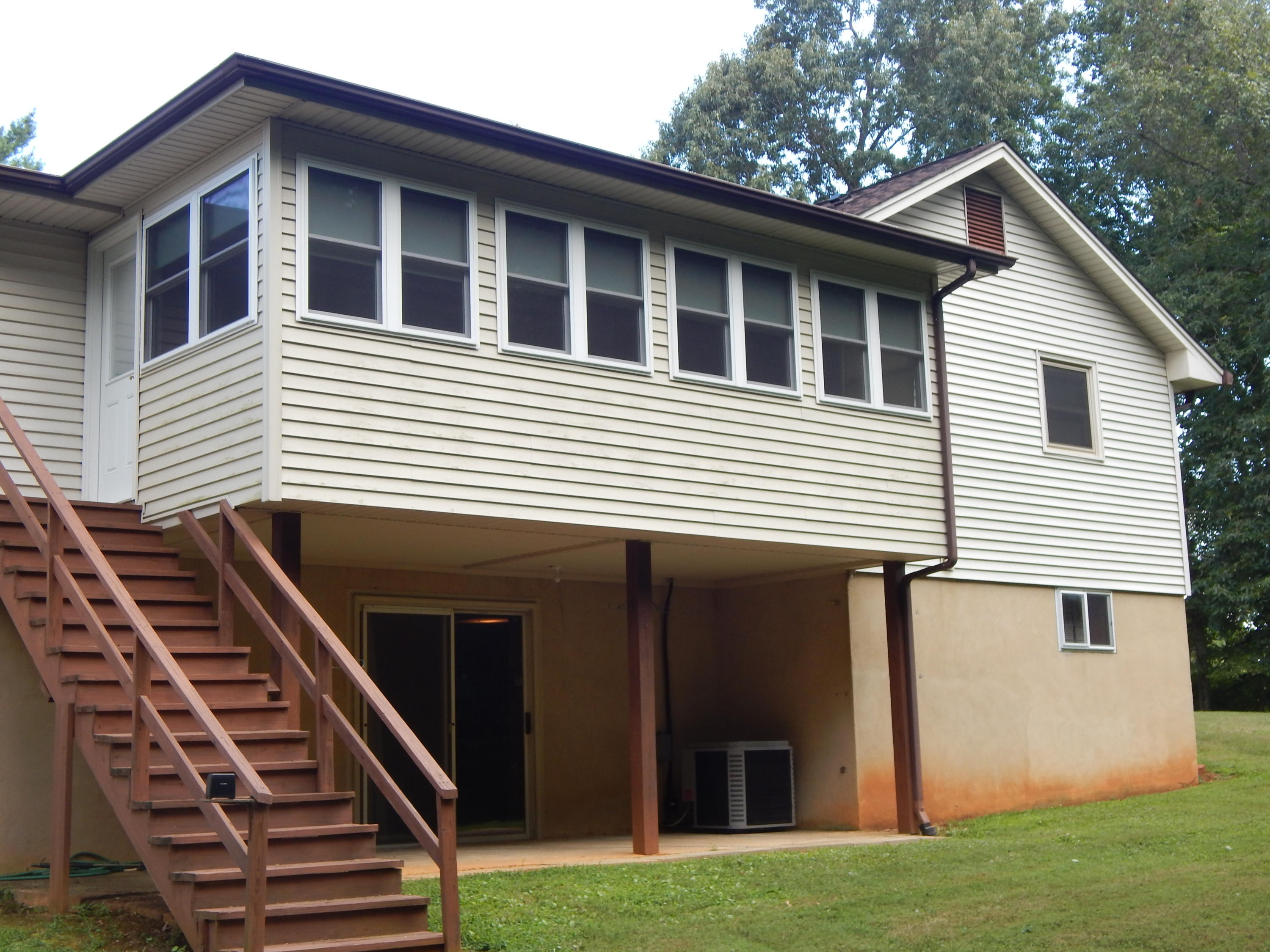 2805 Spradlin Road Vinton, VA 24179 - Photo 2 of 19 a front view of a house with stairs