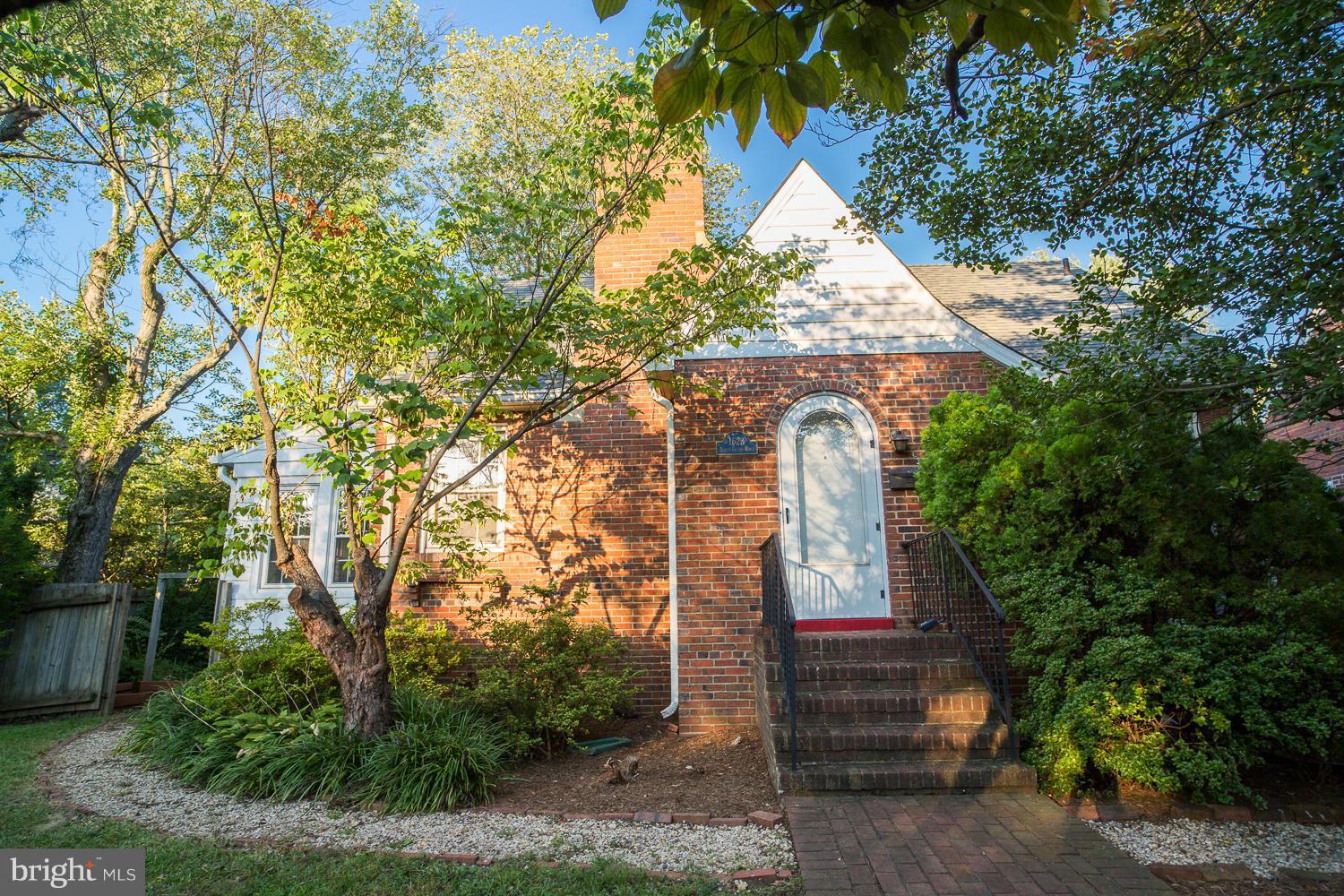 1623 North Glebe Road Arlington, VA 22207 - Photo 1 of 28 Exterior (Front)