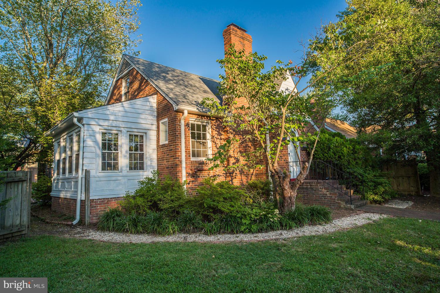 1623 North Glebe Road Arlington, VA 22207 - Photo 2 of 28 Exterior (Front)
