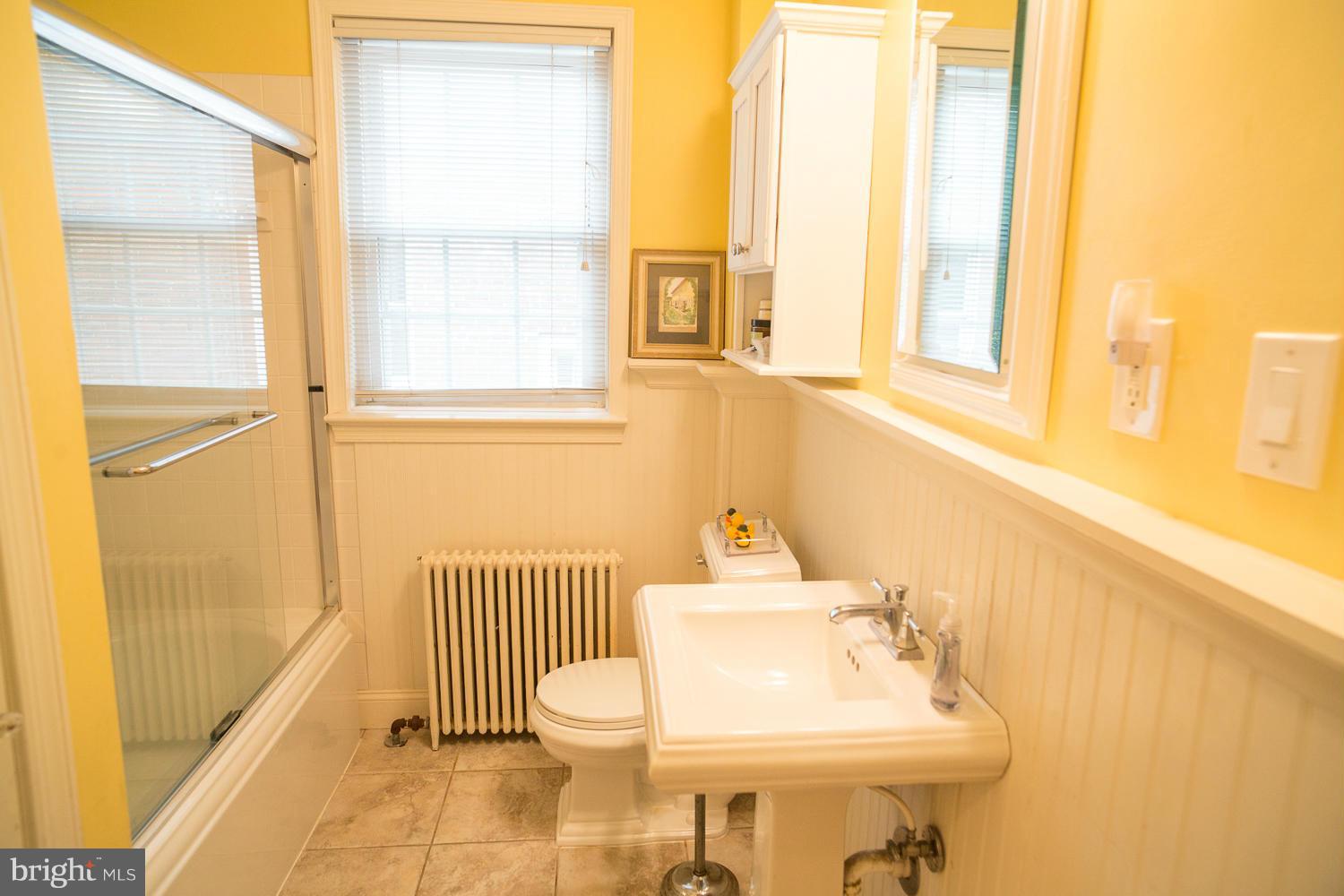 1623 North Glebe Road Arlington, VA 22207 - Photo 15 of 28 Bath