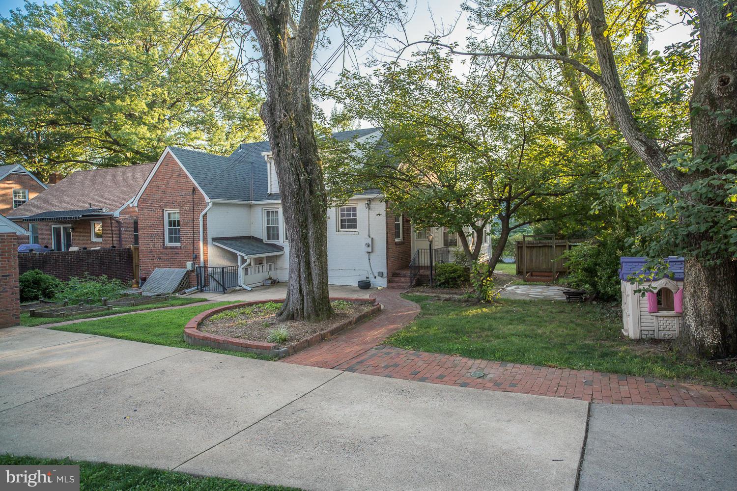 1623 North Glebe Road Arlington, VA 22207 - Photo 23 of 28 Exterior (Rear)