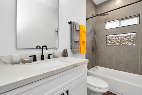 $2,550 | 4209 New Orleans Street, Unit A, Houston, TX 77020