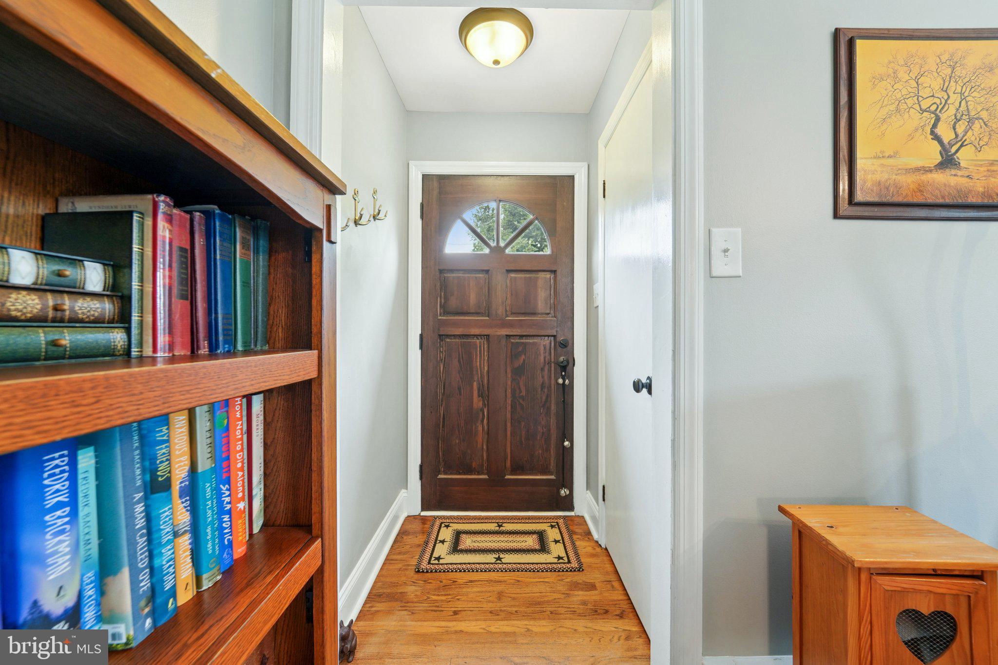 35 East Moser Road Thurmont, MD 21788 - Photo 6 of 37 Foyer