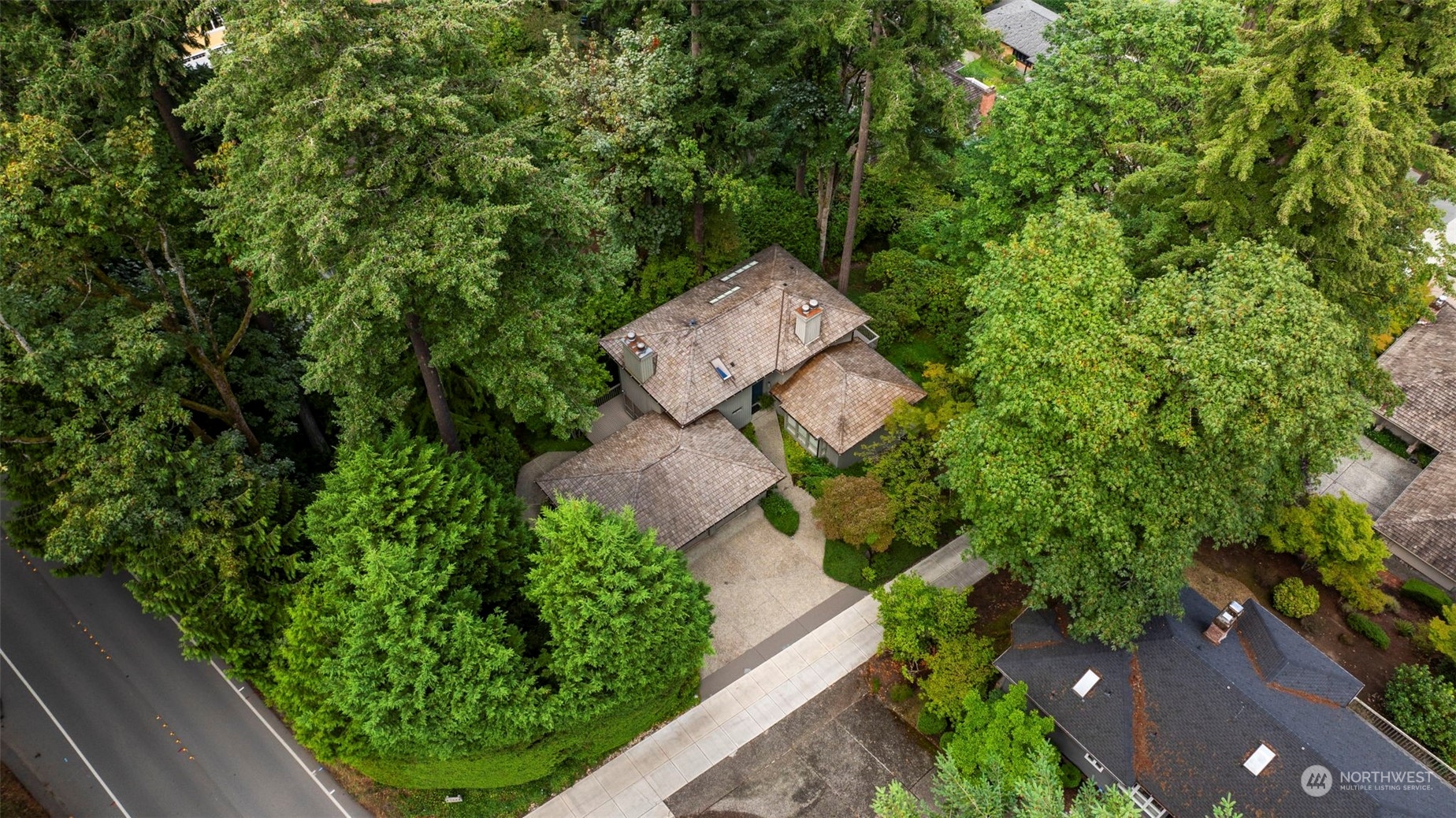 6244 East Mercer Way Mercer Island, WA 98040 - Photo 39 of 40 an aerial view of a house with a yard and garden