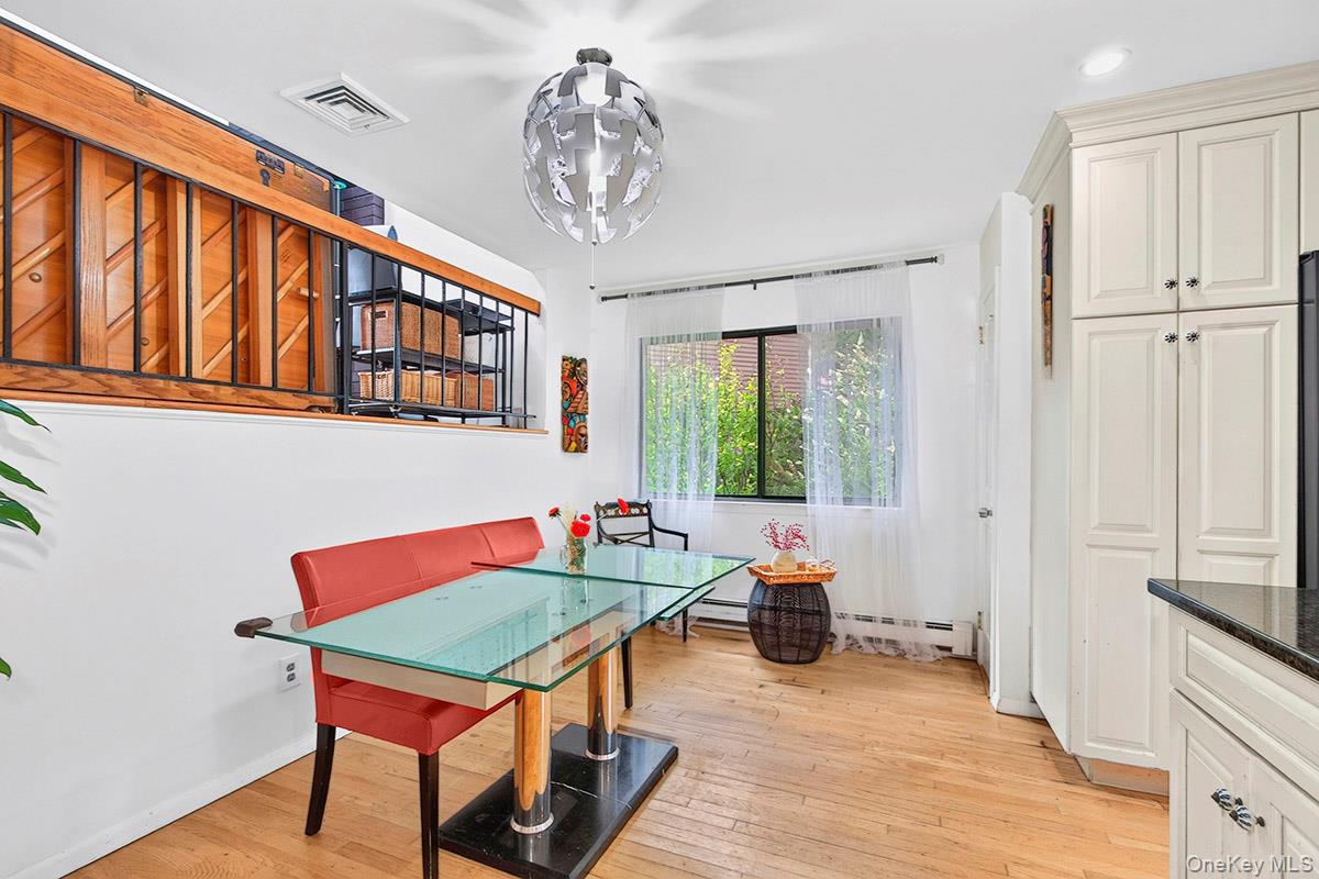246 Tree Top Crescent Rye Brook, NY 10573 - Photo 5 of 24 Gallery Image 5