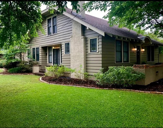 $239,900 | 1001 South Locust Street, Clarksville, TX 75426