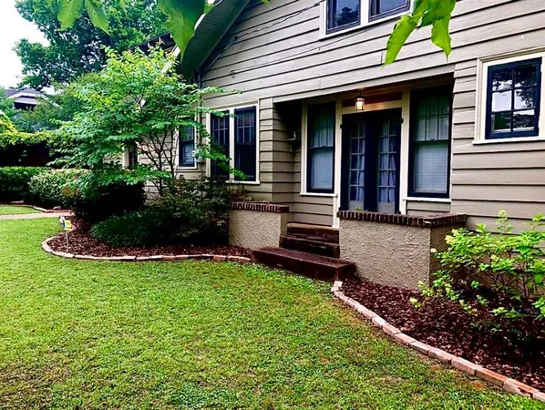 $239,900 | 1001 South Locust Street, Clarksville, TX 75426