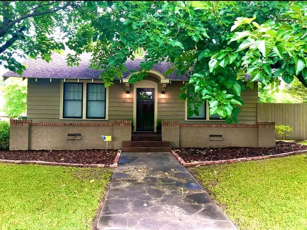$239,900 | 1001 South Locust Street, Clarksville, TX 75426