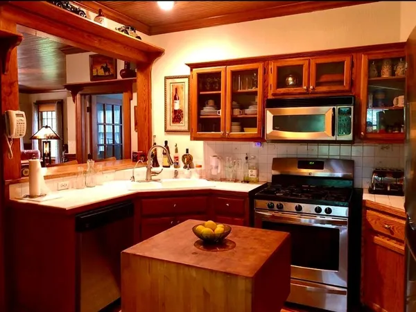 $239,900 | 1001 South Locust Street, Clarksville, TX 75426