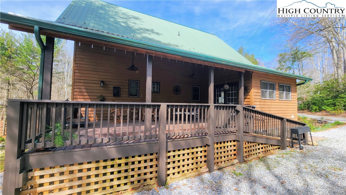 683 Joe Hartley Road Linville, NC 28657 - Photo 6 of 50