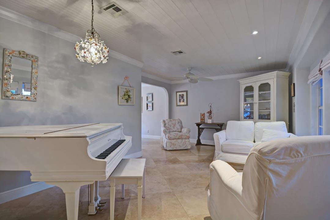 1131 Southwest 20th Street Boca Raton, FL 33486 - Photo 32 of 42 Living Room