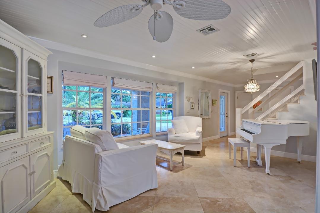 1131 Southwest 20th Street Boca Raton, FL 33486 - Photo 33 of 42 Living Room
