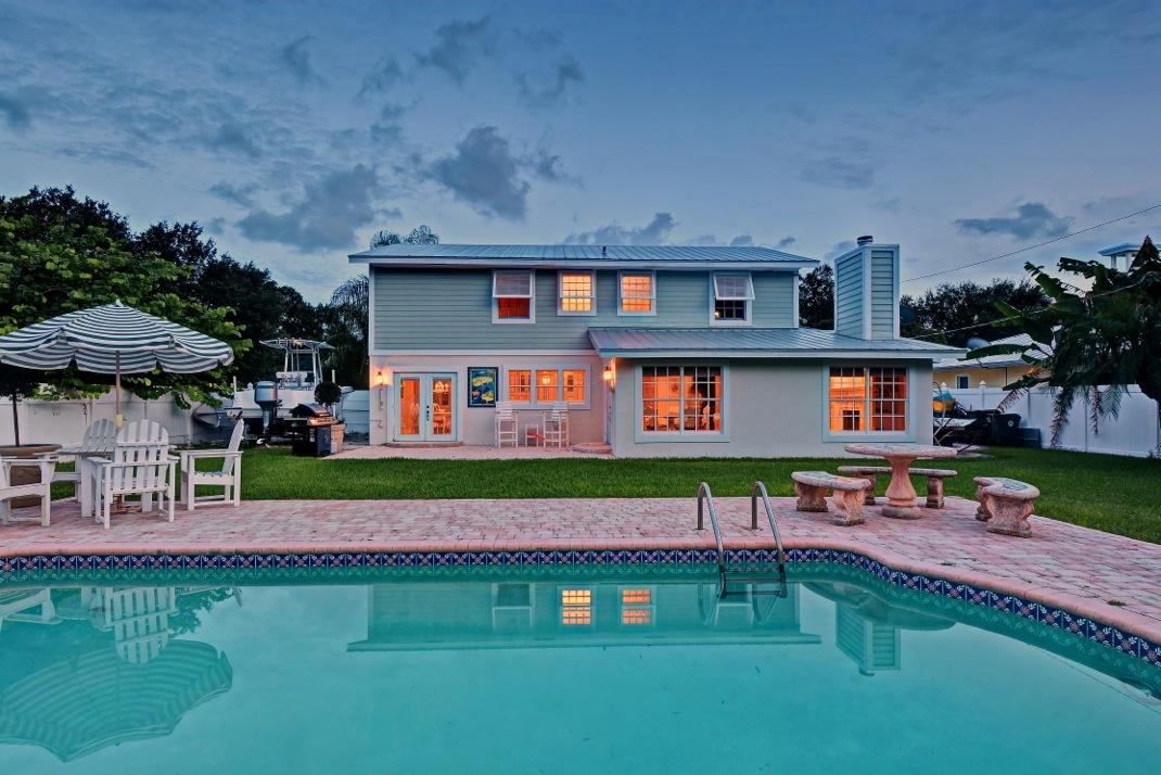 1131 Southwest 20th Street Boca Raton, FL 33486 - Photo 9 of 42 Saltwater Pool