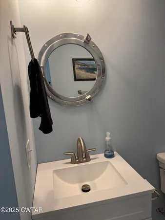 a close view of sink and tap