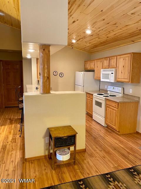 2346 Buffalo Loop, Unit N Overgaard, AZ 85933 - Photo 10 of 26 Gallery Image 10