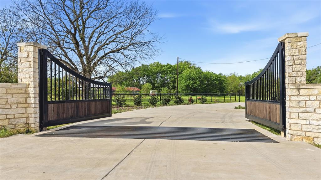 a view of backyard space