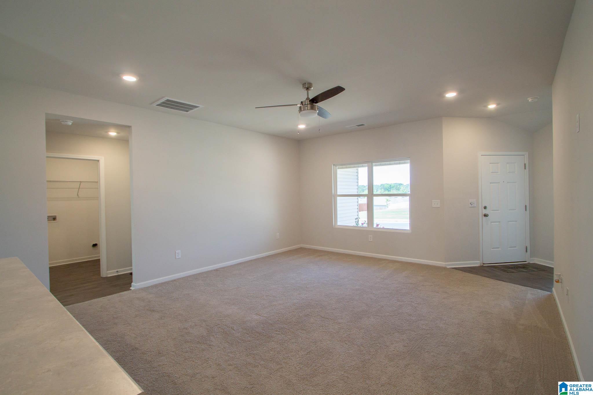 188 Coleman Way Calera, AL 35040 - Photo 5 of 34
