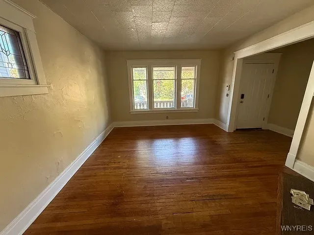 $1,440 | 76 Vernon Place, Buffalo, NY 14214