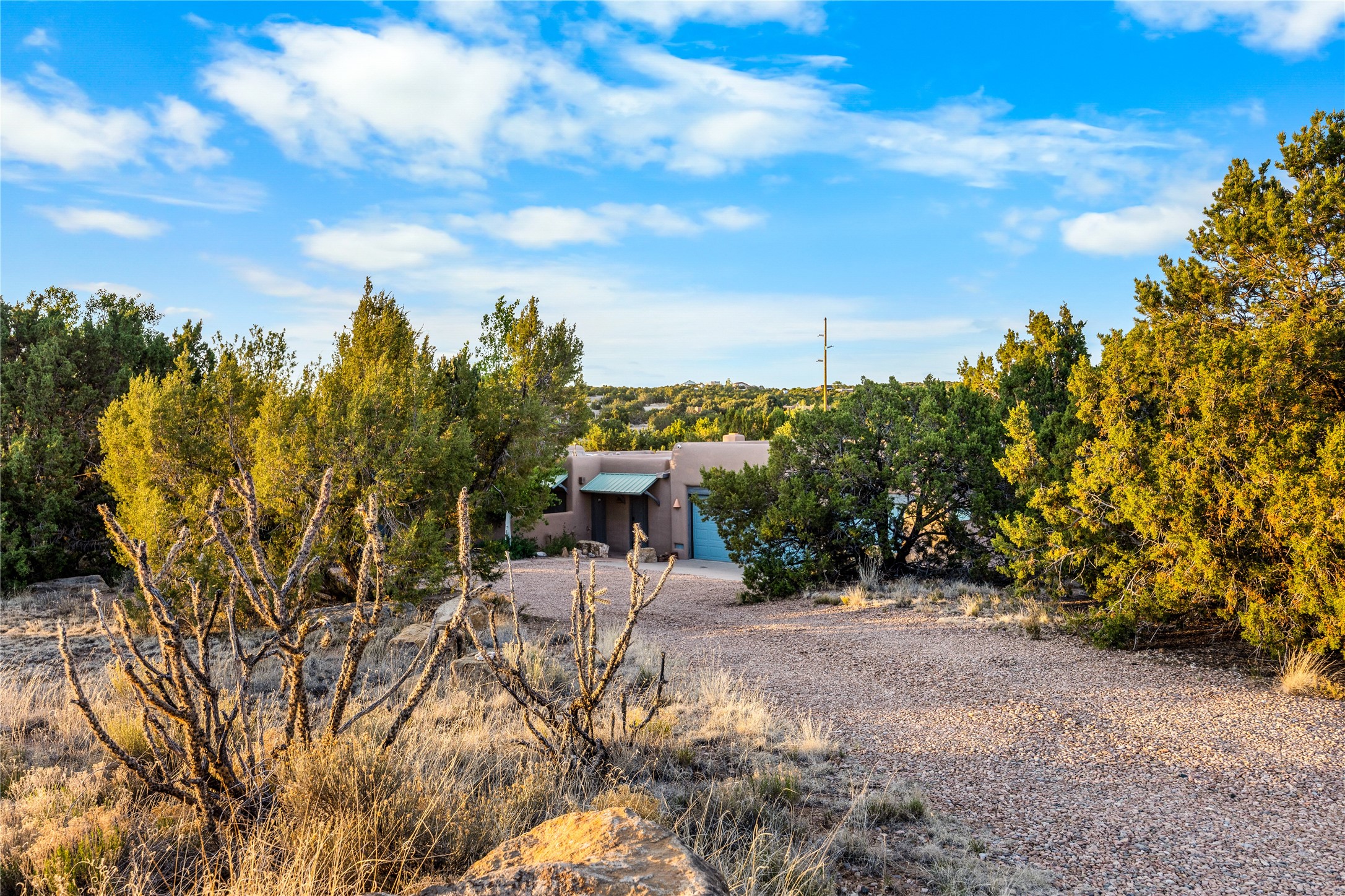 112 Coyote Ridge Trail Santa Fe, NM 87507 - Photo 6 of 54 Driveway