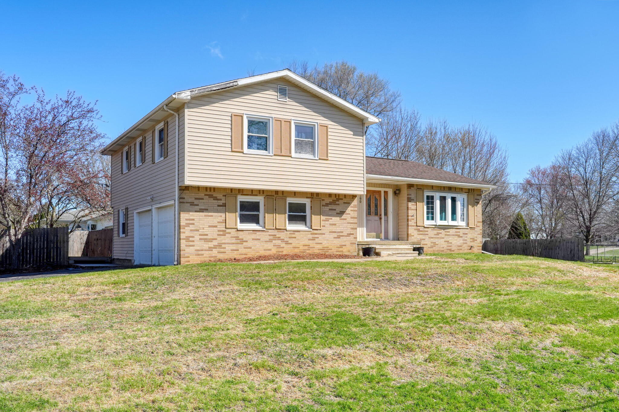 1190 Ferndale Road Jackson, MI 49201 - Photo 2 of 51 2