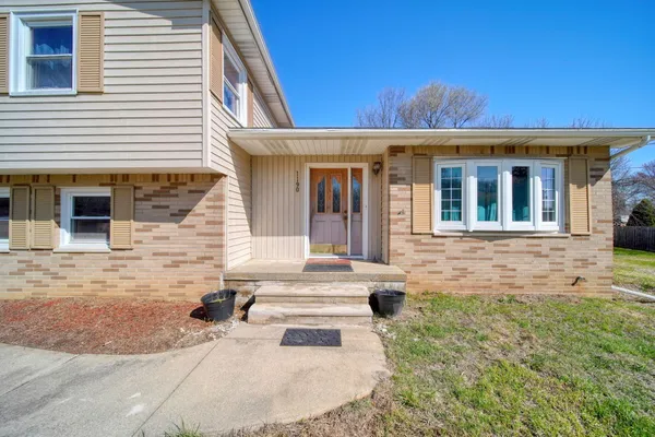 $285,000 | 1190 Ferndale Road, Jackson, MI 49201