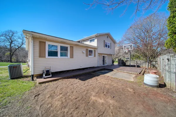 $285,000 | 1190 Ferndale Road, Jackson, MI 49201