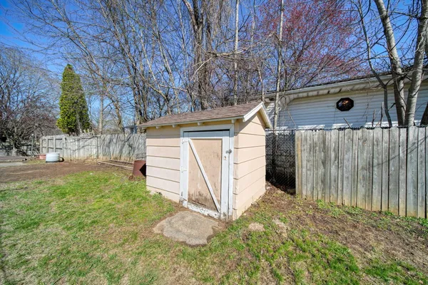 $285,000 | 1190 Ferndale Road, Jackson, MI 49201