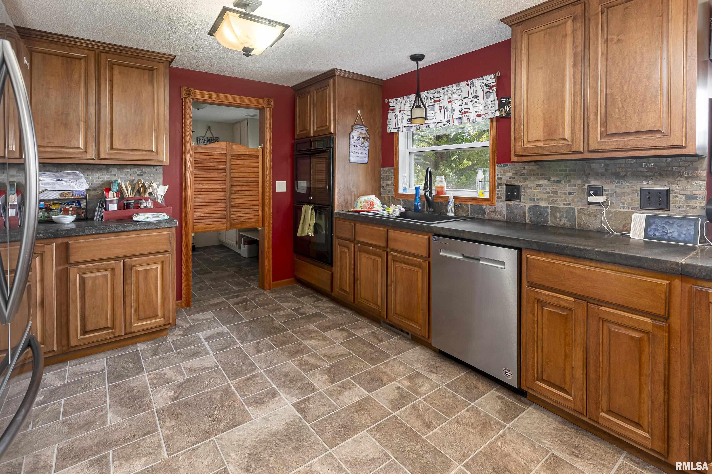 2102 Fietsam Road Marion, IL 62959 - Photo 9 of 51