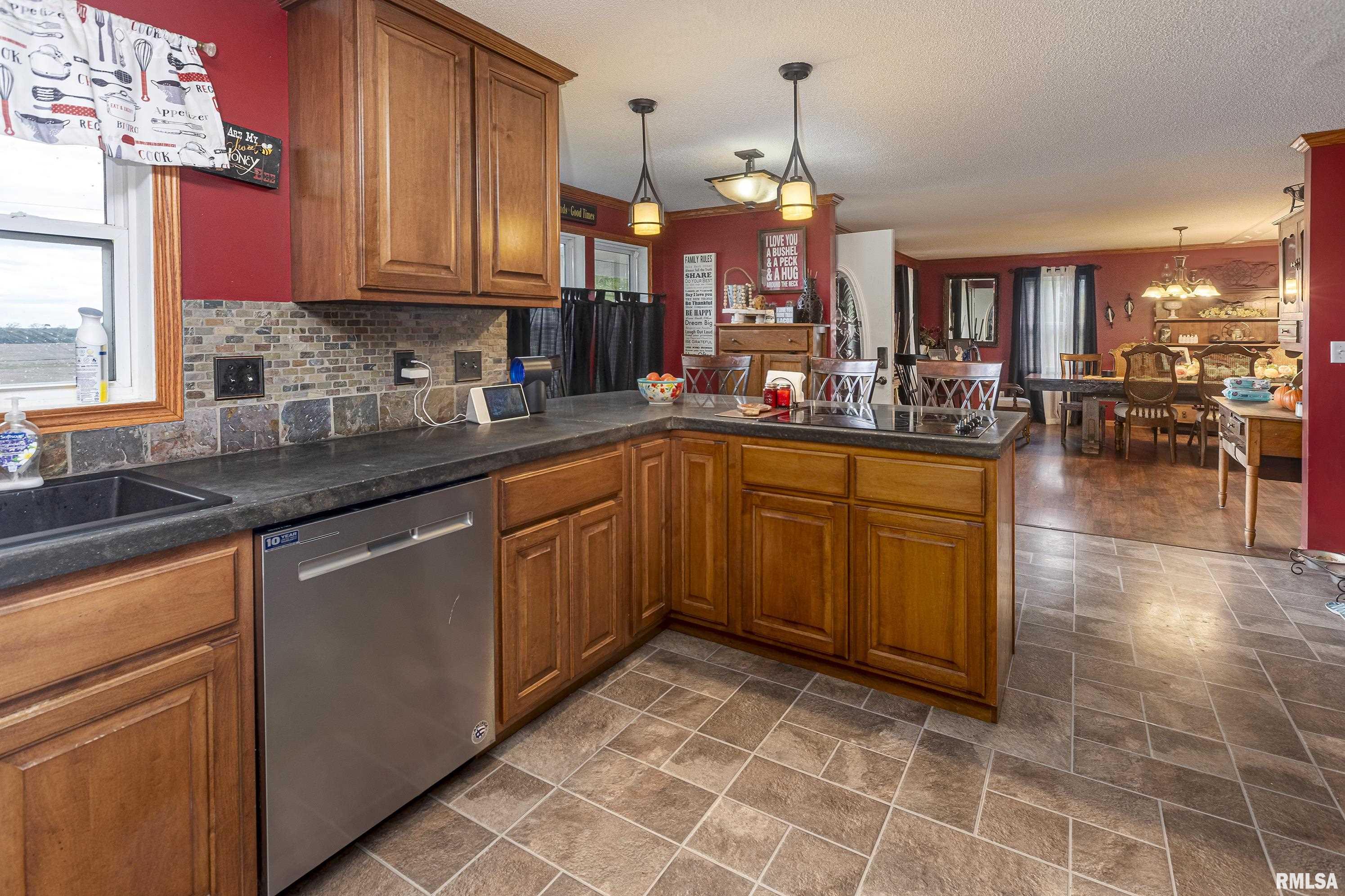 2102 Fietsam Road Marion, IL 62959 - Photo 10 of 51