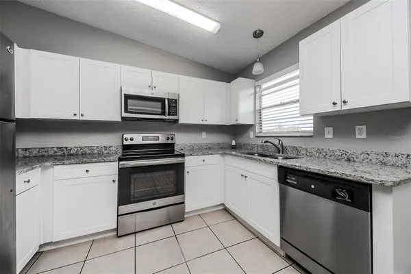 $2,025 | 211 Cobalt Drive, Kissimmee, FL 34758