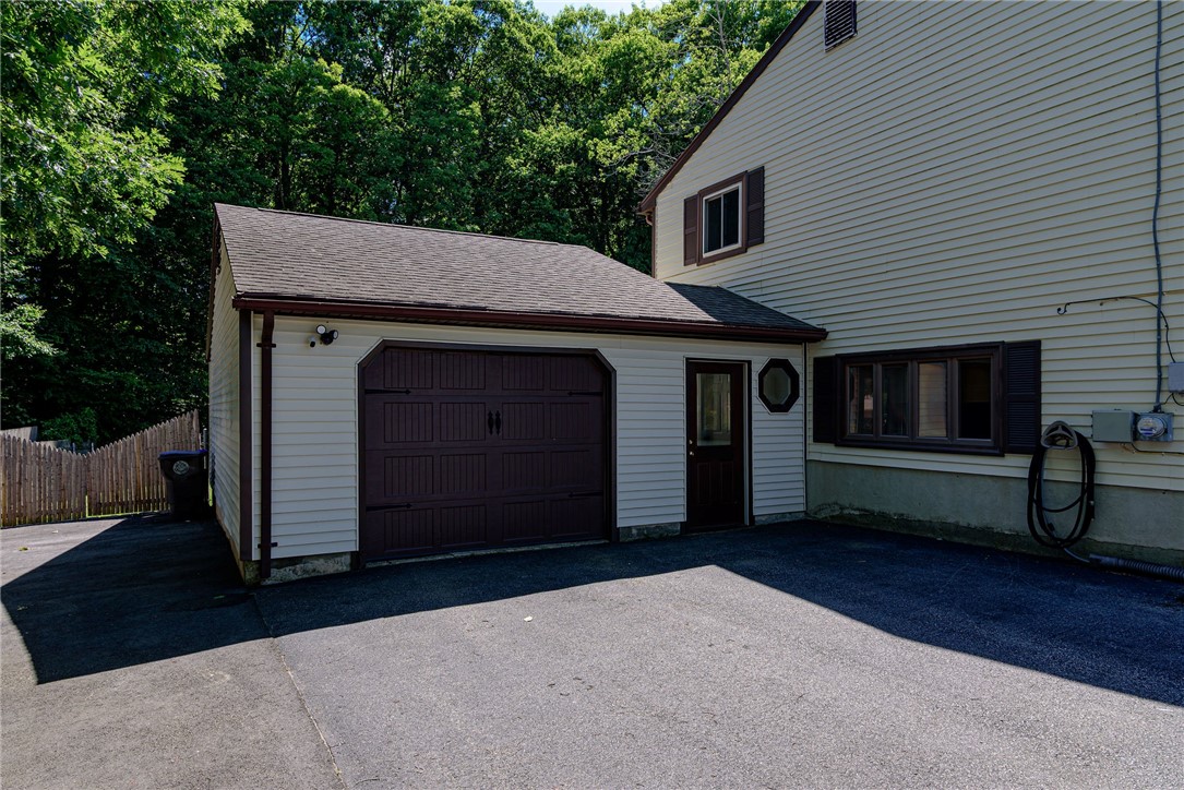 42 Seminole Trail Cranston, RI 02921 - Photo 5 of 42